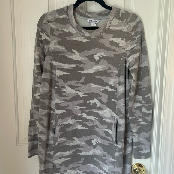 Athleta Camo Balance Dress Size Small Petite - Picture 3 of 12